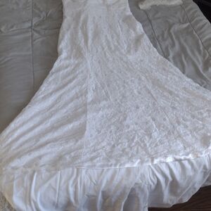 Wedding dress new never we are